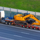Transport maszyn ciężkich, budowlanych czy przemysłowych. Jak pracuje firma EURELO?